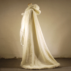 新娘礼服婚纱披肩 冬季超保暖长披风白色毛披肩户外写真拍摄必备