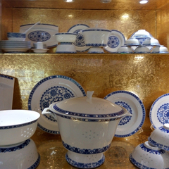 陶瓷 景德镇中式青花瓷碗58头套装 高档餐具碗盘碟套装缠枝玲珑