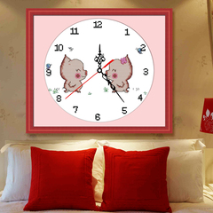 新款精准印花十字绣情侣小猪钟面挂钟客厅钟表十字绣画时钟系列