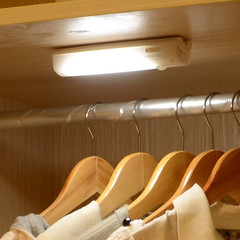 led感应灯充电小夜灯喂奶灯橱柜衣柜书柜灯走廊玄关起夜灯后备箱