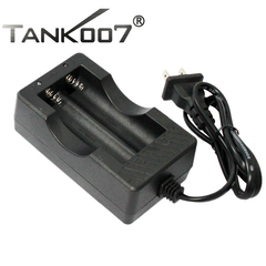 TANK007探客手电电池充电器手电筒18650锂电池充电器中规带线双充