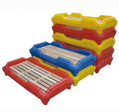 游乐设备实木床儿童床塑料床幼儿园专用童床 幼儿床质量保证