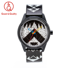西铁城旗下Q＆Q Smile Solar包邮黑白格子时尚运动男女光能手表