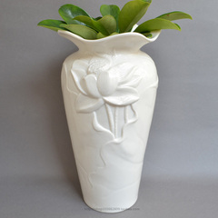 现代简约创意白色插花器陶瓷家居工艺饰品莲花花插台面花瓶装饰品