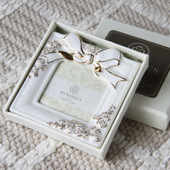 新瓷代陶瓷相框摆台蝴蝶浮雕造型欧式带礼盒婚庆摆件生日礼物
