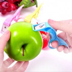 创意厨具便携旋刨式水果削皮刀 削苹果皮器削水果机削皮器