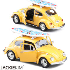 裕丰礼盒装新款5寸授权大众甲壳虫旅行版双开门回力合金车模玩具