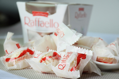 Raffaello(雪莎)拉斐尔椰蓉扁桃仁酥球白巧克力粒喜糖果礼品