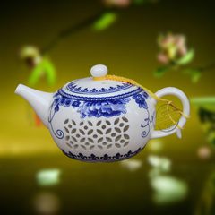 景德镇陶瓷  修身养性创意家居摆件  青花蜂巢玲珑缕空不漏水茶壶