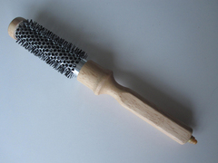 特价榉木铝铜圆梳滚筒梳吹直发梨花头造型梳专用梳有分头路的针